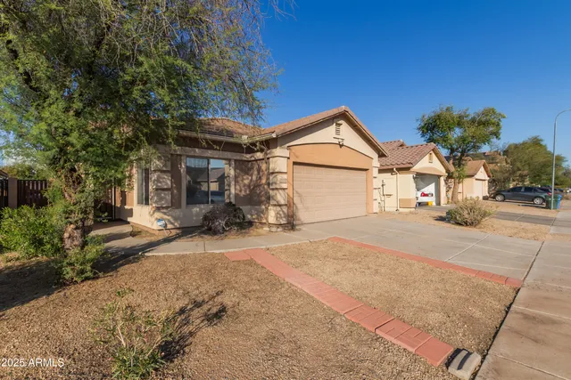 a house view with a outdoor space