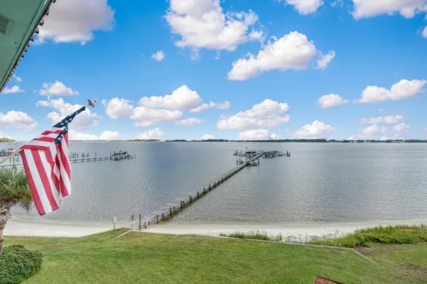 $385,000 | 1695 Highway 98, Unit 302, Mary Esther, FL 32569