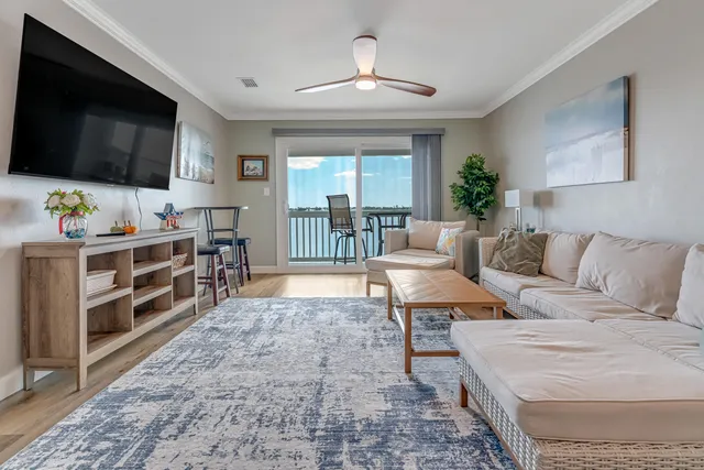 $385,000 | 1695 Highway 98, Unit 302, Mary Esther, FL 32569