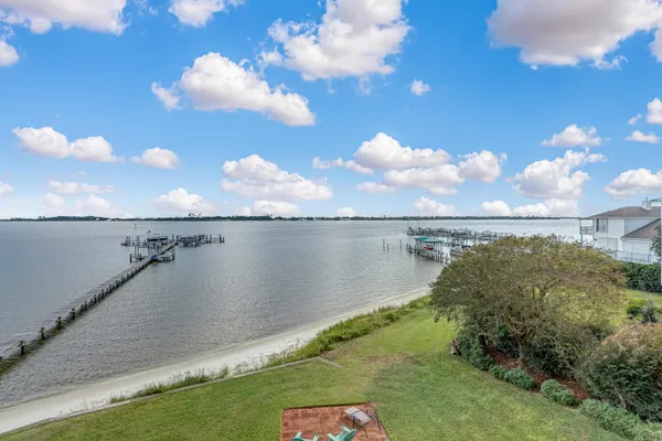 $385,000 | 1695 Highway 98, Unit 302, Mary Esther, FL 32569