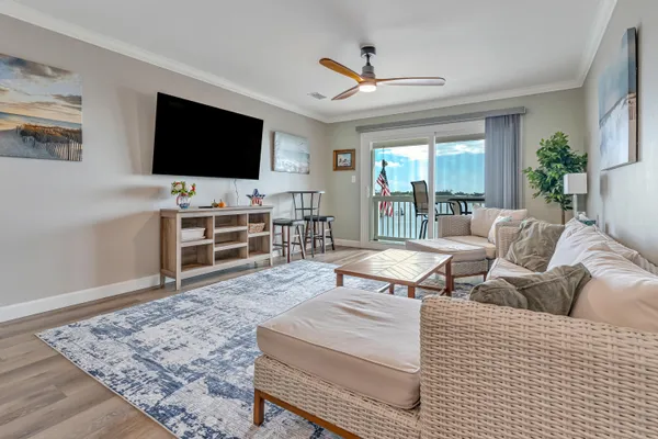 $385,000 | 1695 Highway 98, Unit 302, Mary Esther, FL 32569