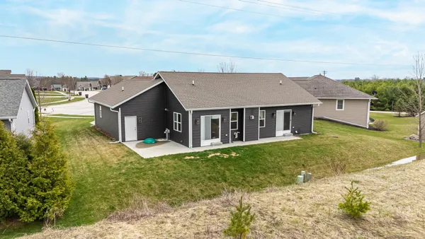 $499,900 | 531 Silver Fox Drive South, Kewaskum, WI 53040