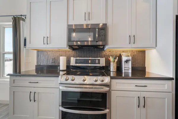 $499,900 | 531 Silver Fox Drive South, Kewaskum, WI 53040