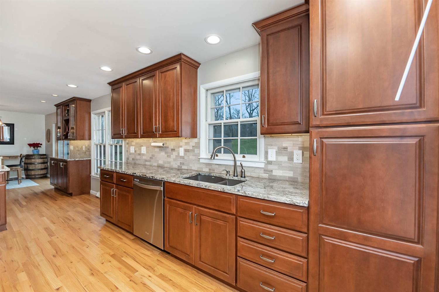 3738 Hanley Road Cincinnati, OH 45247 - Photo 13 of 25