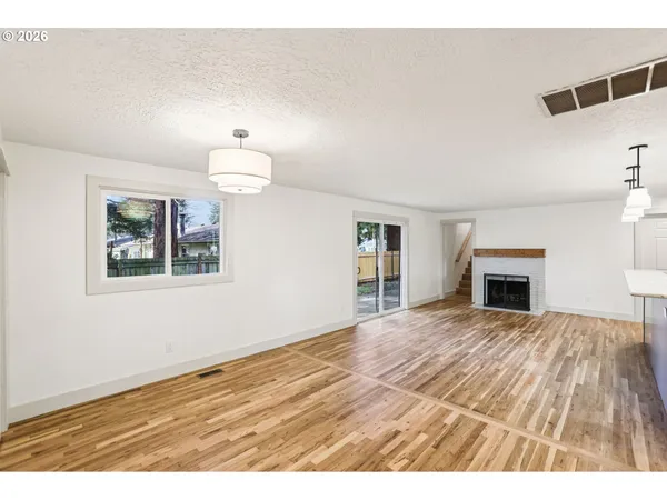 $473,400 | 18655 Southeast Yamhill Circle, Portland, OR 97233