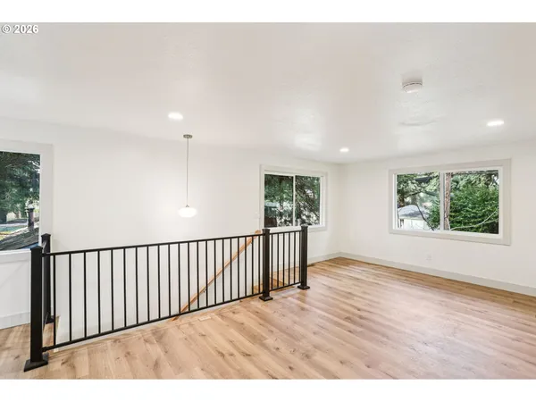 $473,400 | 18655 Southeast Yamhill Circle, Portland, OR 97233