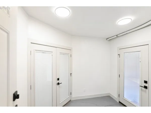$473,400 | 18655 Southeast Yamhill Circle, Portland, OR 97233
