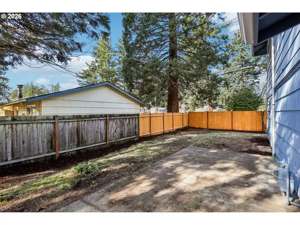 $473,400 | 18655 Southeast Yamhill Circle, Portland, OR 97233