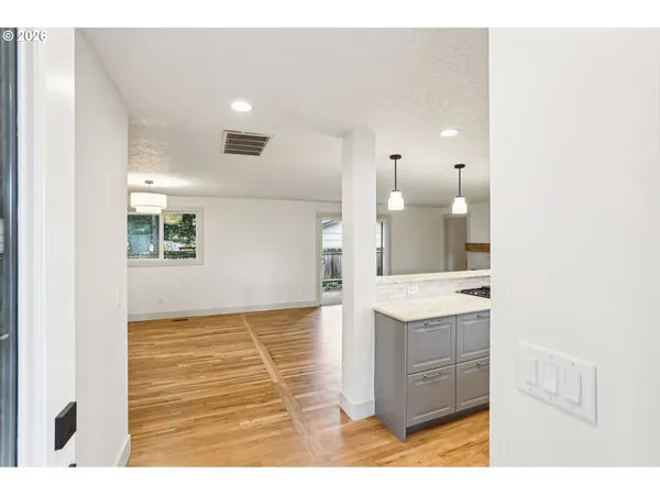 $473,400 | 18655 Southeast Yamhill Circle, Portland, OR 97233