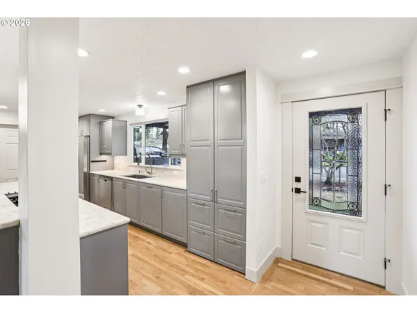 $473,400 | 18655 Southeast Yamhill Circle, Portland, OR 97233