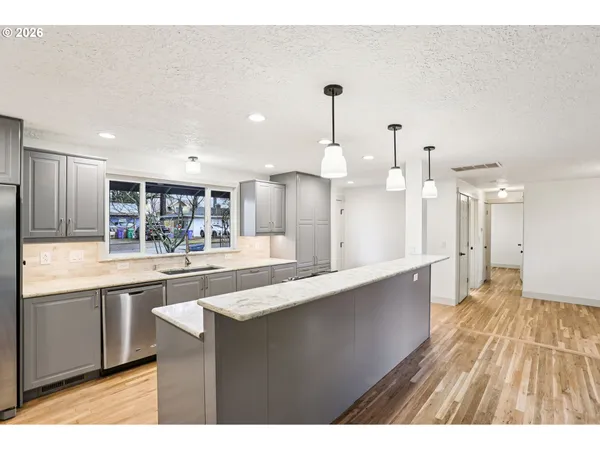 $473,400 | 18655 Southeast Yamhill Circle, Portland, OR 97233