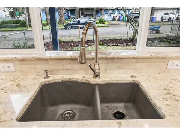 $473,400 | 18655 Southeast Yamhill Circle, Portland, OR 97233