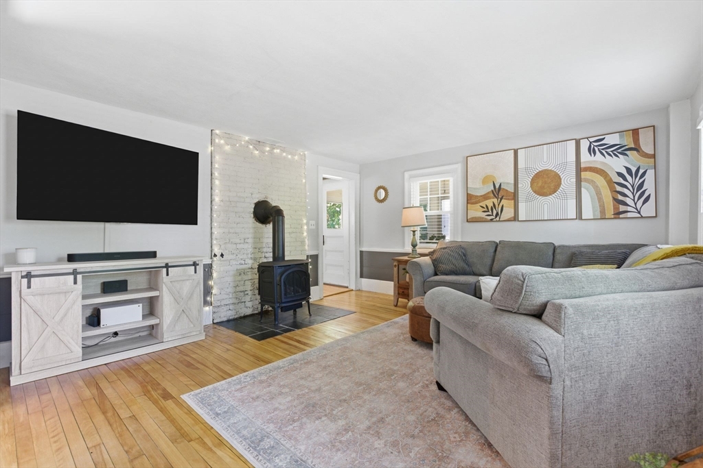 51 Grove Street Reading, MA 01867 - Photo 14 of 41