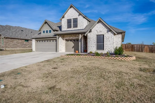 $460,000 | 623 Woodridge Drive, Oak Point, TX 75068
