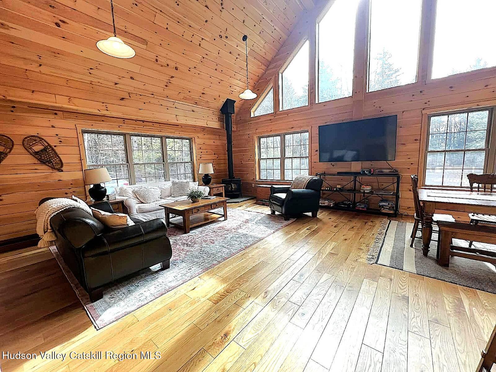 32 Twin Pond Road Jewett, NY 12444 - Photo 5 of 20 11686280-np2hB4C7V6gm8M6g