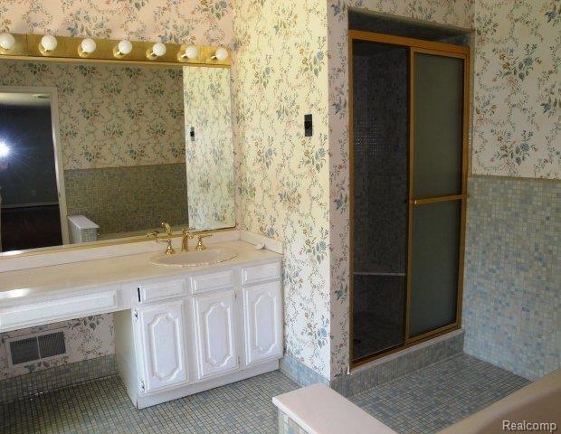 34 Harbor Hill Road Grosse Pointe, MI 48236 - Photo 13 of 15 Master Bath