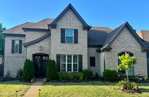 $389,500 | 5864 Stonecrest Drive, Olive Branch, MS 38654