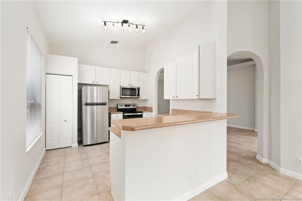 5737 Spanish River Road Fort Pierce, FL 34951 - Photo 18 of 37 Gallery Image 18