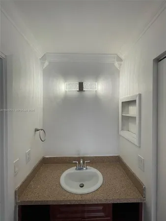 $2,300 | 14915 Southwest 104th Street, Unit 2024, Miami, FL 33196