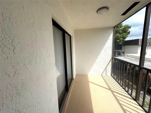 $2,300 | 14915 Southwest 104th Street, Unit 2024, Miami, FL 33196