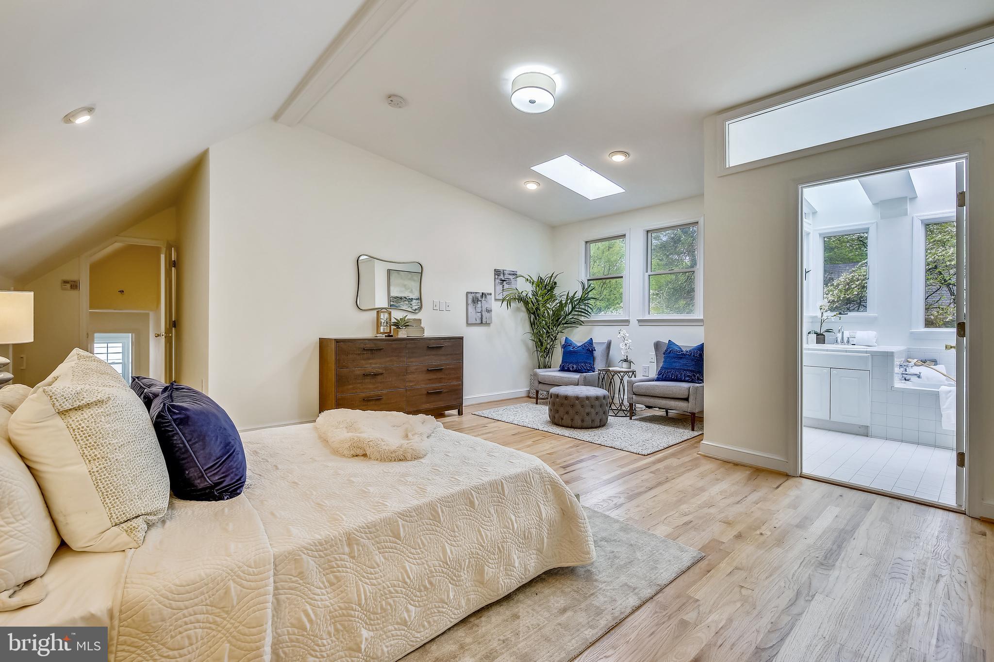 5312 Carvel Road Bethesda, MD 20816 - Photo 11 of 15 Master bedroom with sitting area