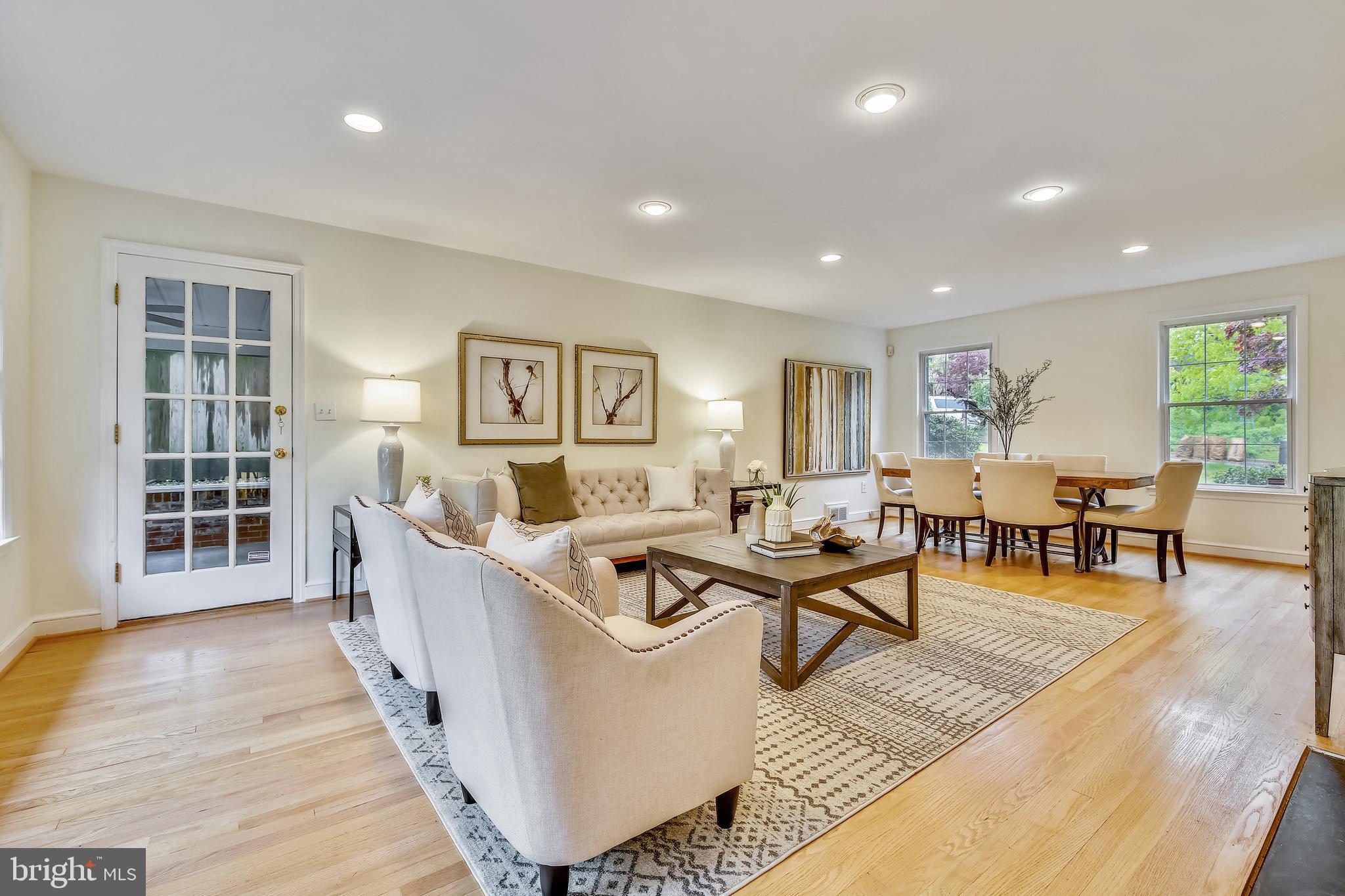 5312 Carvel Road Bethesda, MD 20816 - Photo 3 of 15 Living/dining area