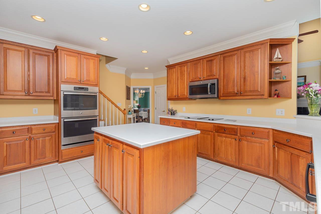 7104 Trenton Ridge Court Raleigh, NC 27613 - Photo 10 of 43