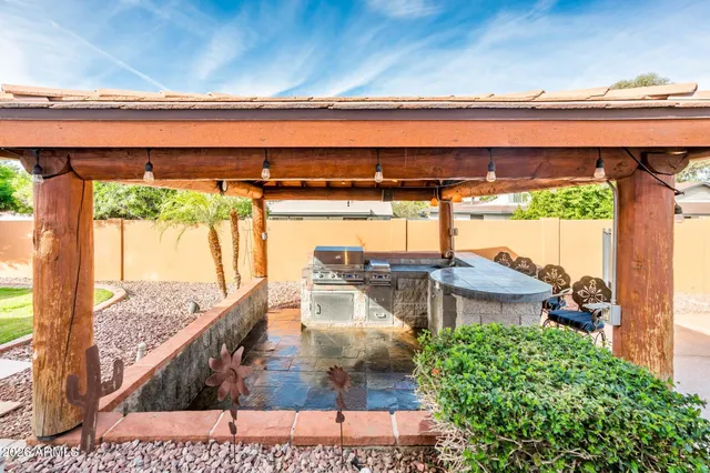 $805,000 | 15042 North 6th Street, Phoenix, AZ 85022