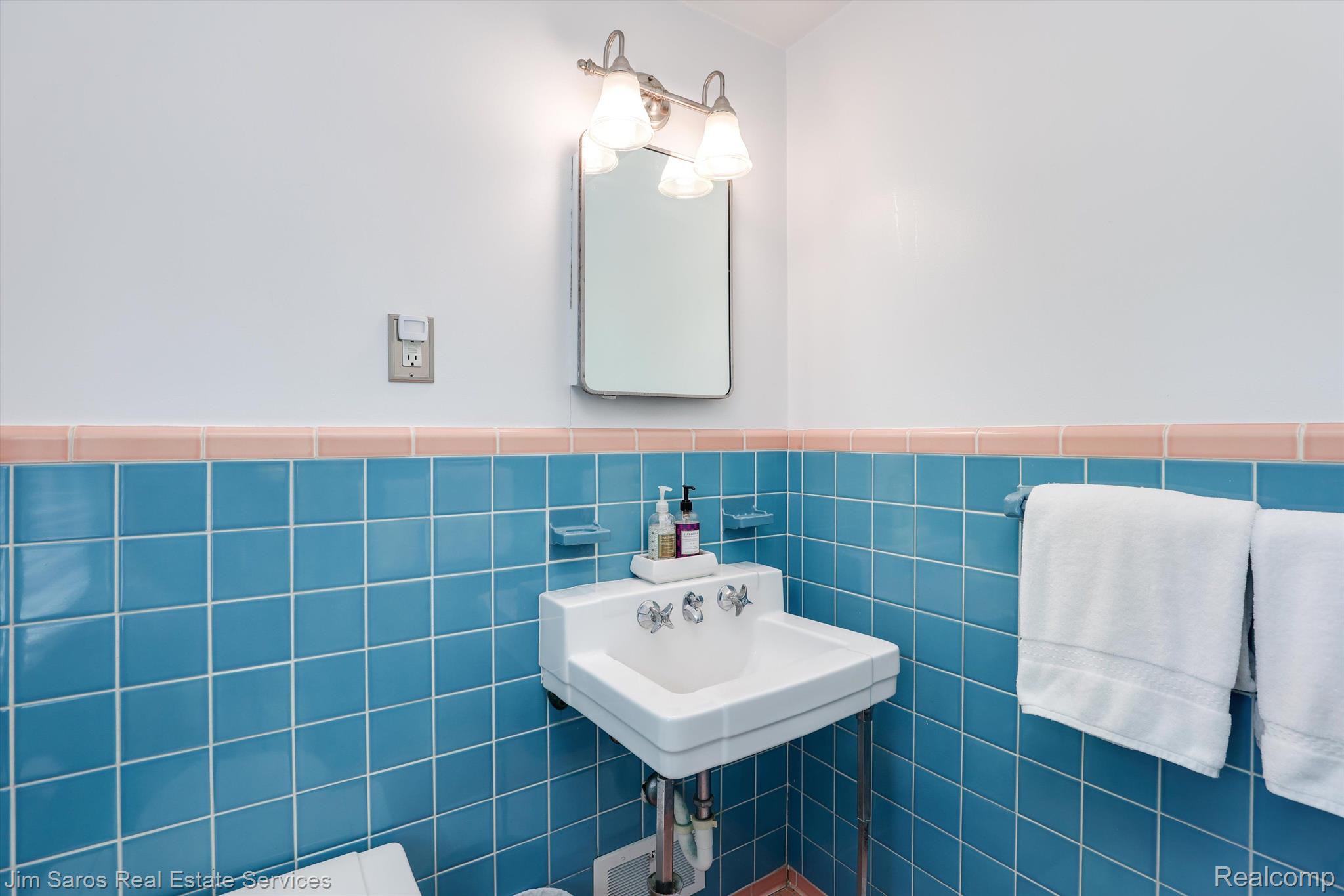 970 South Oxford Road Grosse Pointe, MI 48236 - Photo 15 of 30 Gallery Image 15