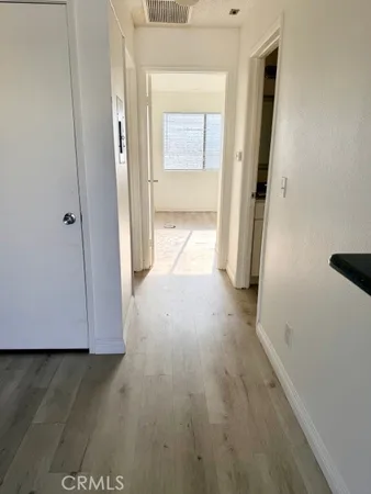 $2,690 | 1180 Crenshaw Boulevard, Unit 212, Los Angeles, CA 90019