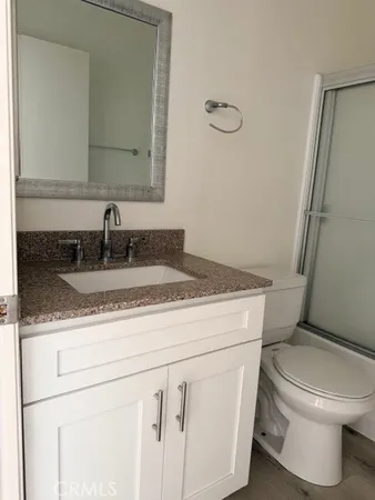 $2,690 | 1180 Crenshaw Boulevard, Unit 212, Los Angeles, CA 90019