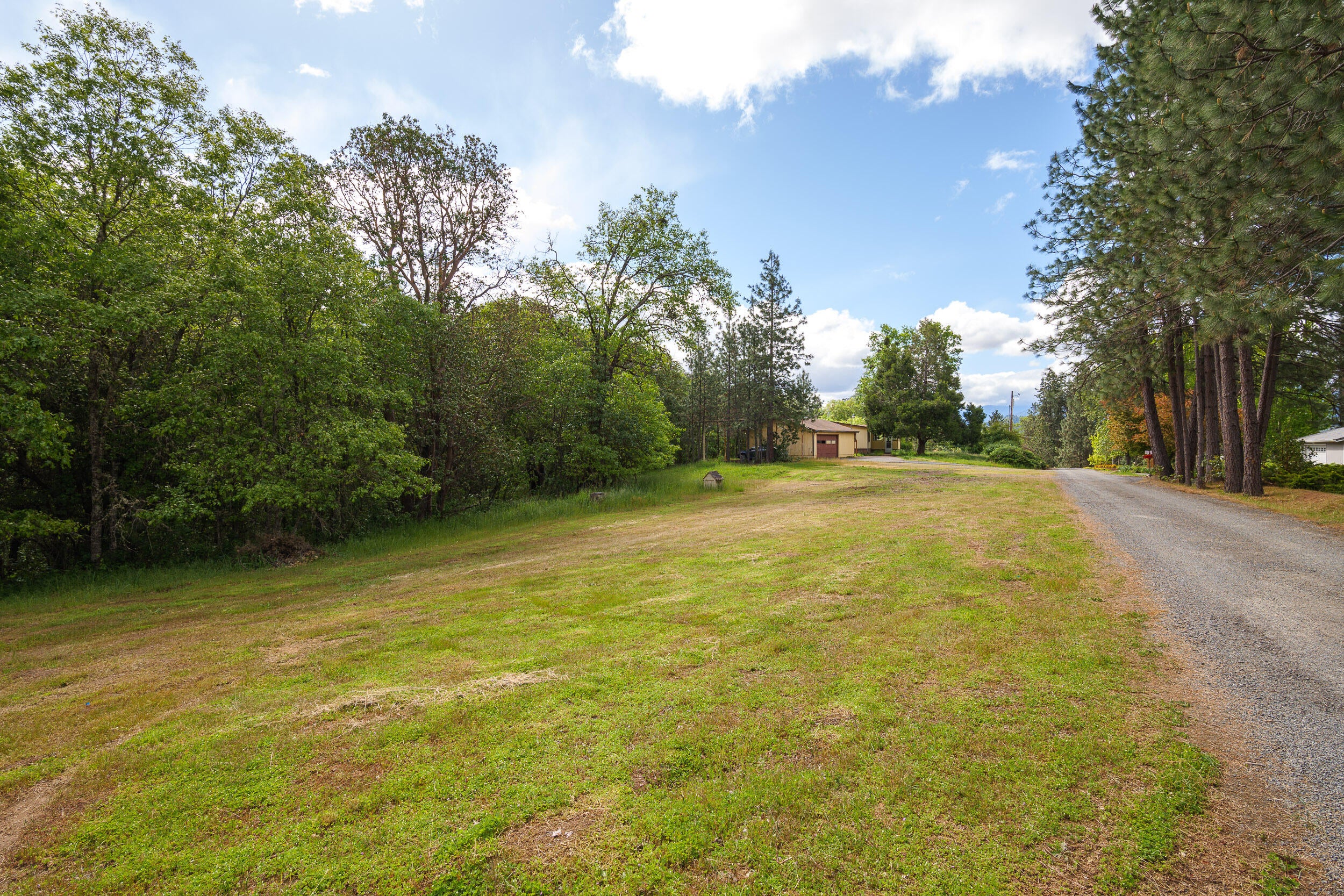 4822 Upper River Road Grants Pass, OR 97526 - Photo 15 of 24 4822UpperRiverRd-031