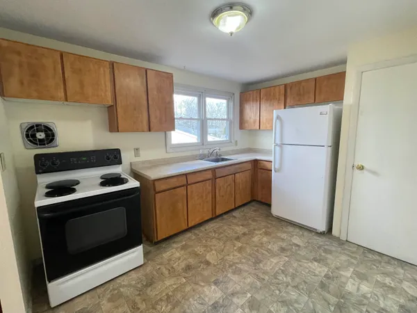 $3,000 | 10 Larry Lane, Portsmouth, NH 03801