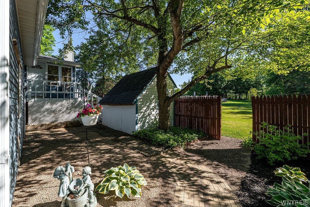 13670 Martin Road Akron, NY 14001 - Photo 36 of 49