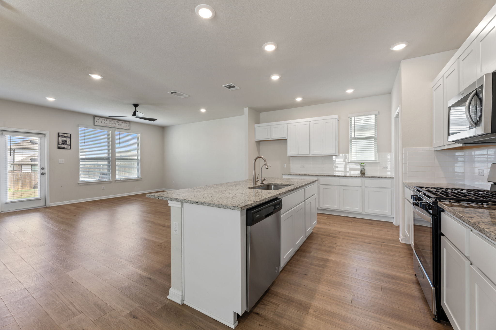 144 Gullivers Drive Elgin, TX 78621 - Photo 18 of 38