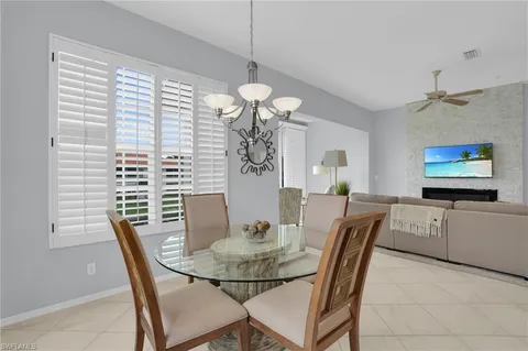 $785,000 | 916 Egrets Run, Unit 201, Naples, FL 34108