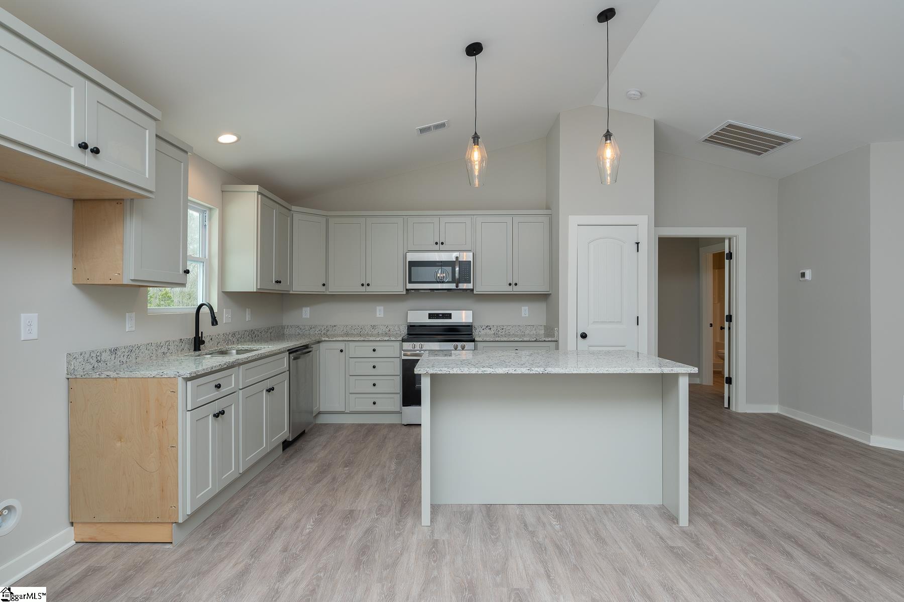 10002 Hwy 252 Ware Shoals Ware Shoals, SC 29692 - Photo 6 of 27