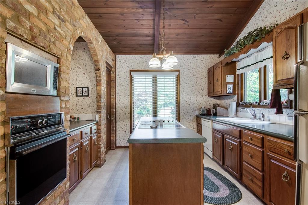 5200 Saddle Brook Road Oak Ridge, NC 27310 - Photo 23 of 26