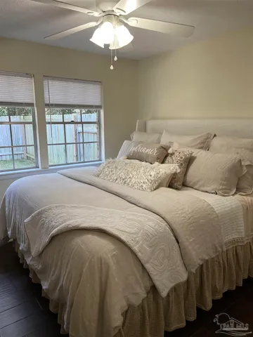 $1,590 | 113 McClure Drive, Unit A, Gulf Breeze, FL 32561