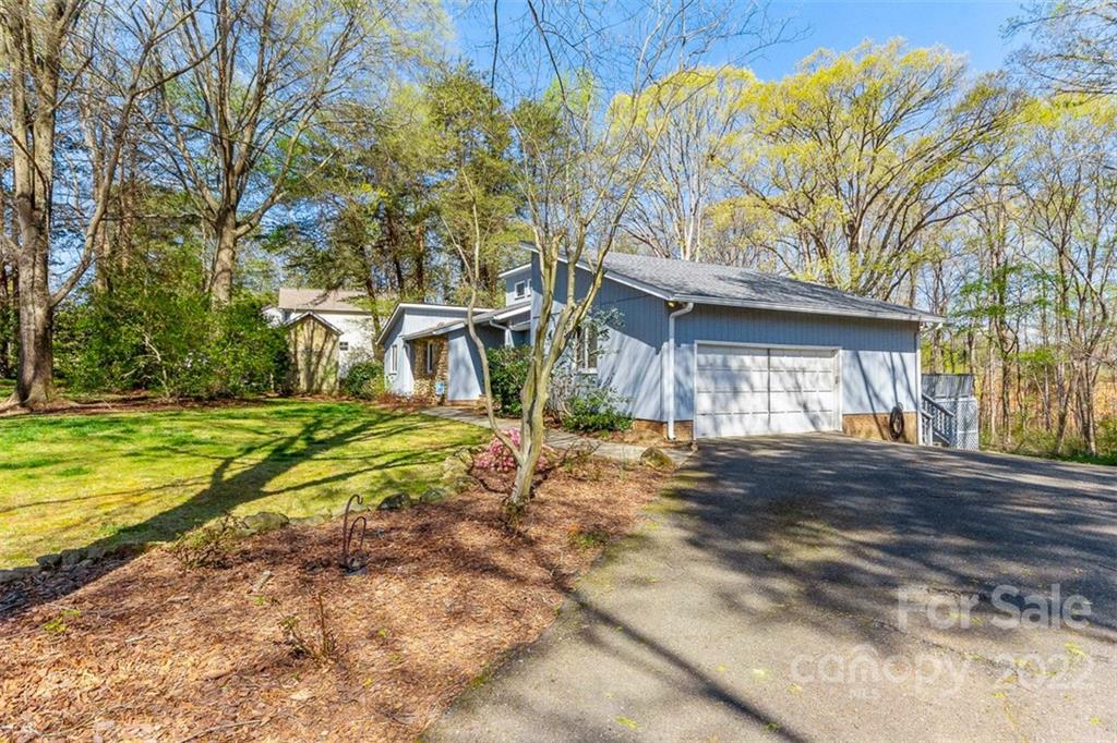 2581 Lake Shore Road South Denver, NC 28037 - Photo 3 of 34 Gallery Image 3