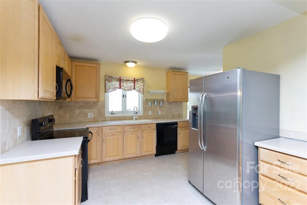 2581 Lake Shore Road South Denver, NC 28037 - Photo 10 of 34 Gallery Image 10