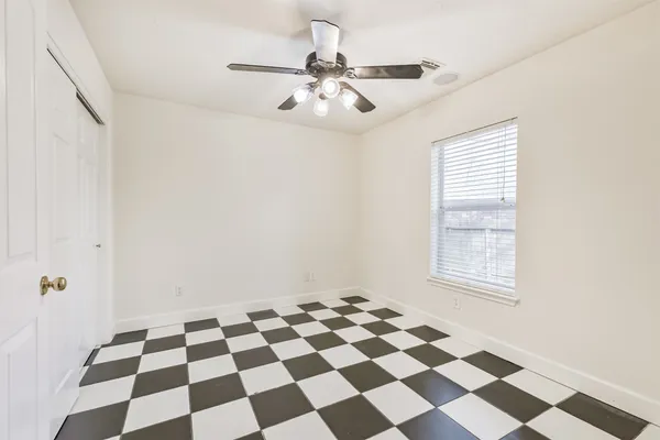 $2,450 | 7 Heron Hollow Court, The Woodlands, TX 77382