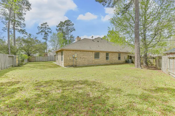 $2,450 | 7 Heron Hollow Court, The Woodlands, TX 77382