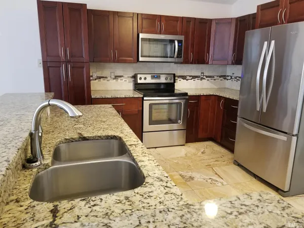 $2,150 | 100 Bedbrook Court, Cary, NC 27519