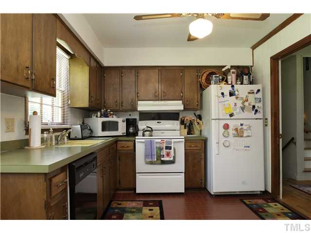 421 East Millbrook Road Raleigh, NC 27609 - Photo 3 of 12