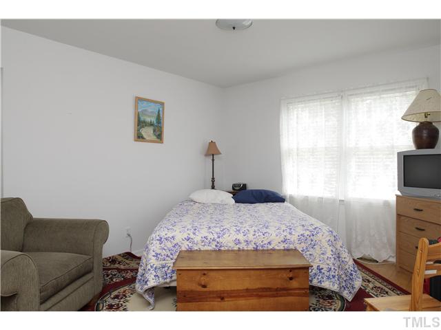 421 East Millbrook Road Raleigh, NC 27609 - Photo 8 of 12