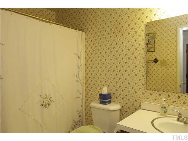 421 East Millbrook Road Raleigh, NC 27609 - Photo 9 of 12
