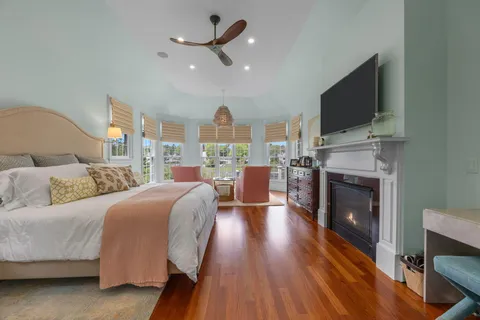 $6,450,000 | 8 Bowsprit Point, Mashpee, MA 02649