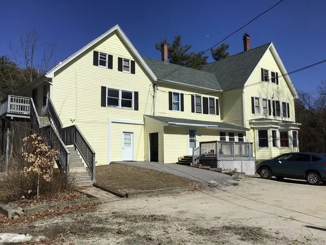 $2,000 | 18 Lowell Street, Unit 2, Pepperell, MA 01463