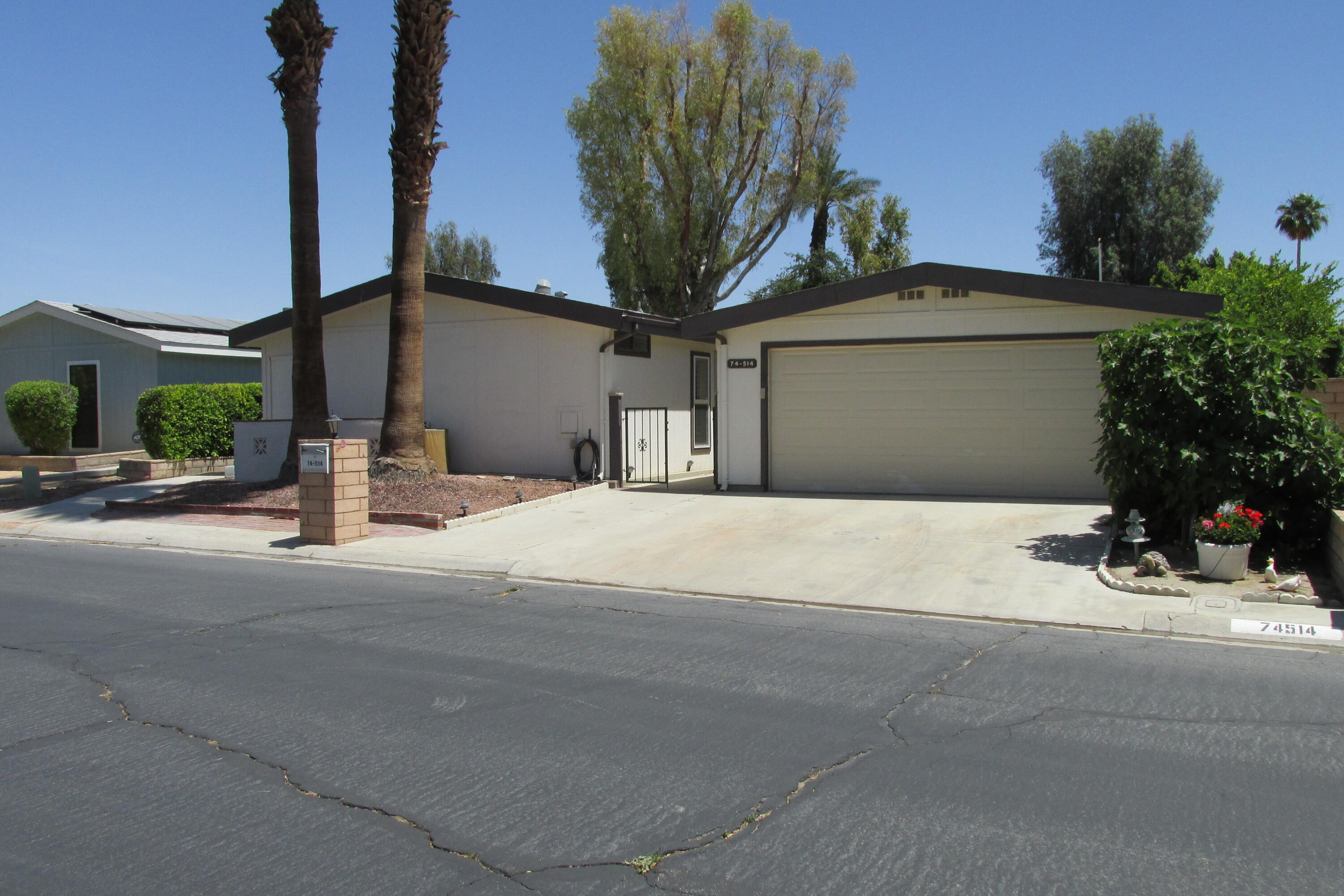 74514 Zircon Cir East  